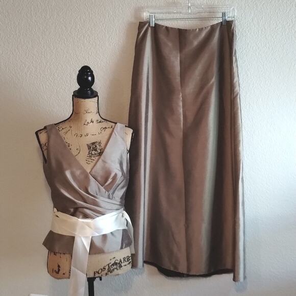 W Too Watters & Watters Bronze Two-Piece Cream Ribbon Sash Formal Skirt Set 12 - Picture 1 of 13